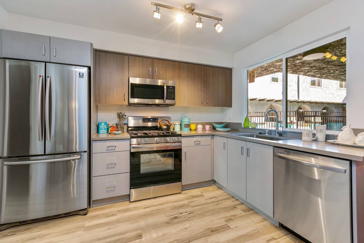 Apartment for rent at 6640 Woodley Ave, Van Nuys, CA 91406