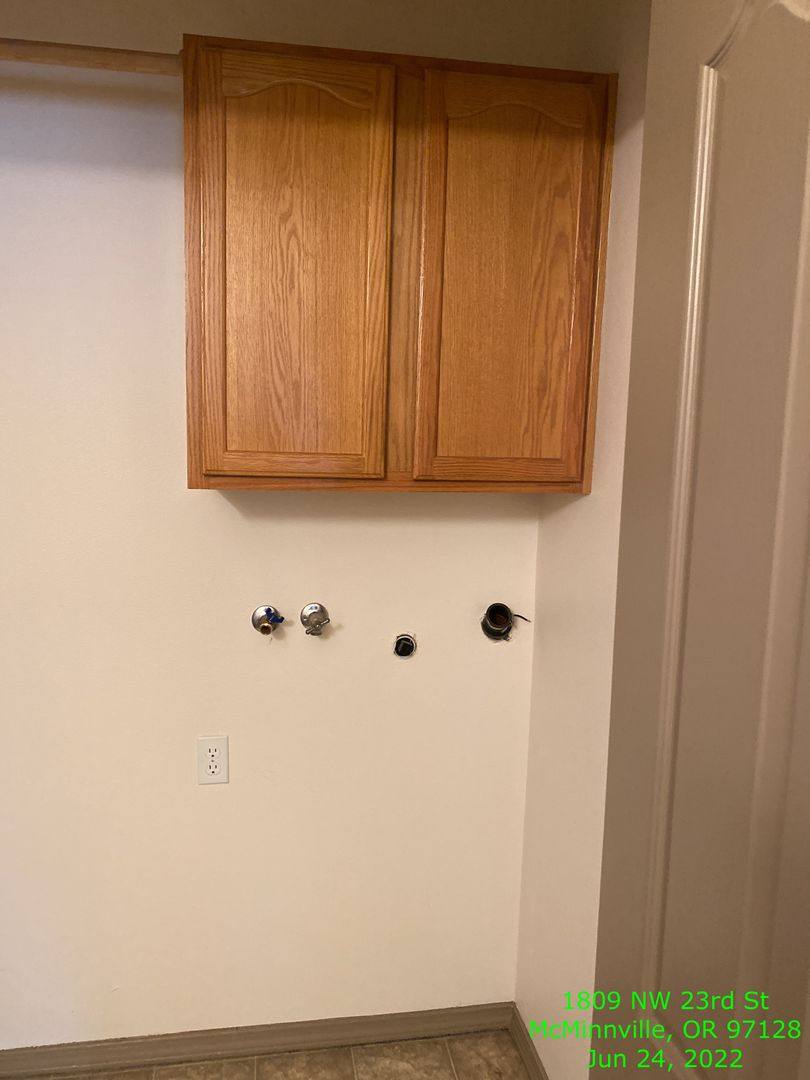House for rent at 1809 NW 23rd St, McMinnville, OR 97128