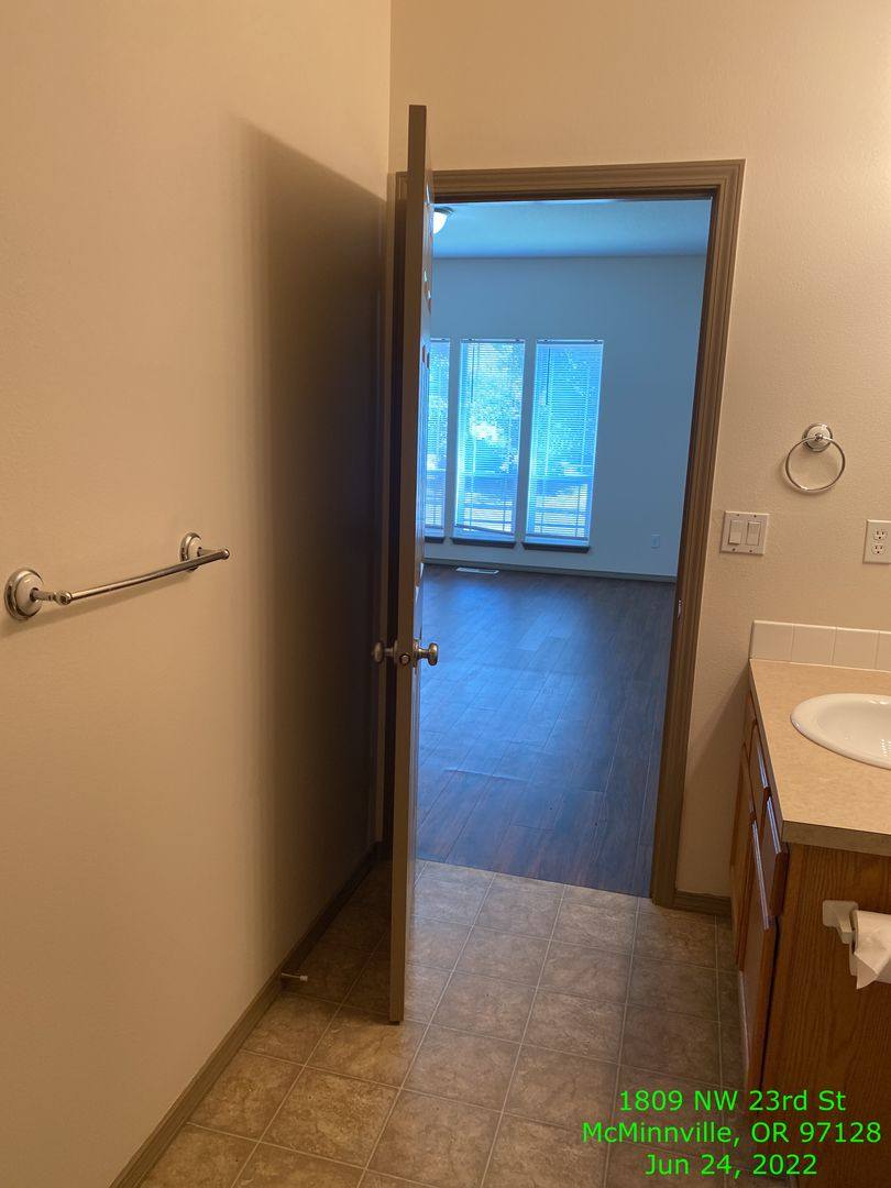 House for rent at 1809 NW 23rd St, McMinnville, OR 97128