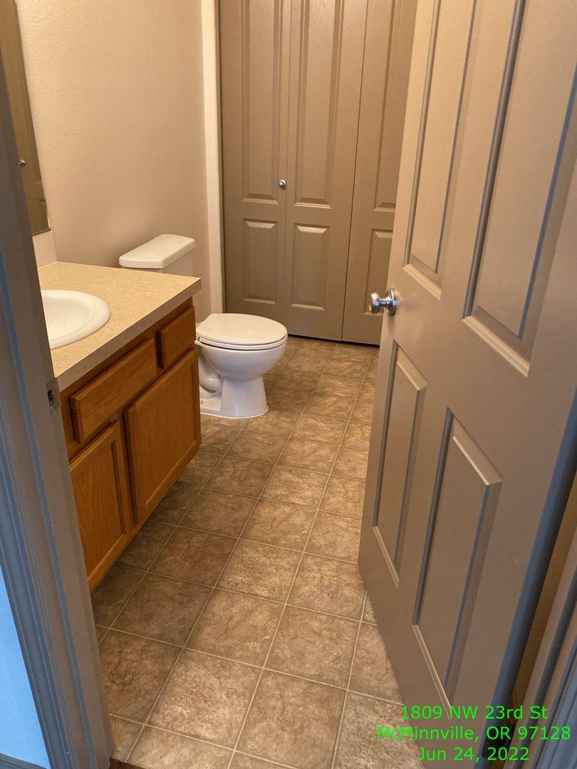 House for rent at 1809 NW 23rd St, McMinnville, OR 97128