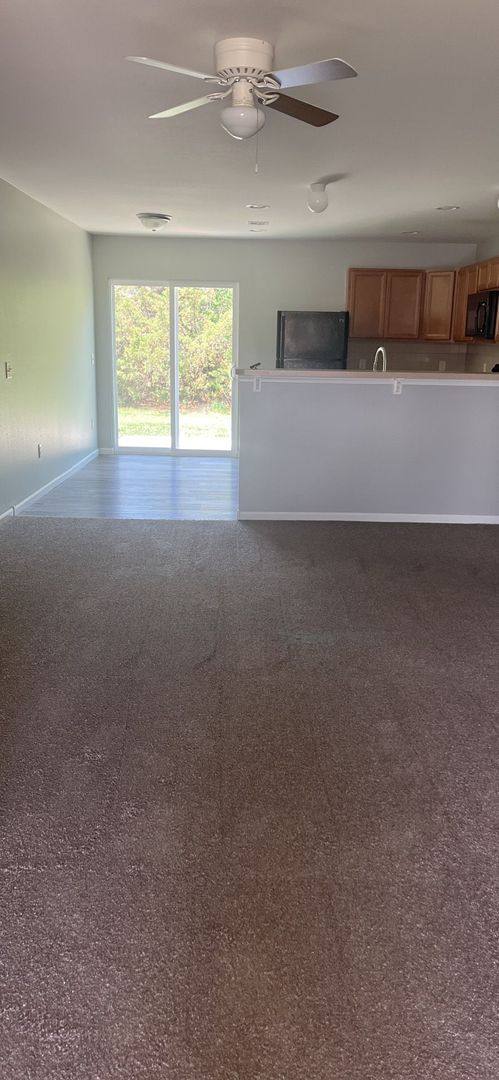 Townhouse for rent at 704 Cottonwood Crossing Dr, Newton, KS 67114
