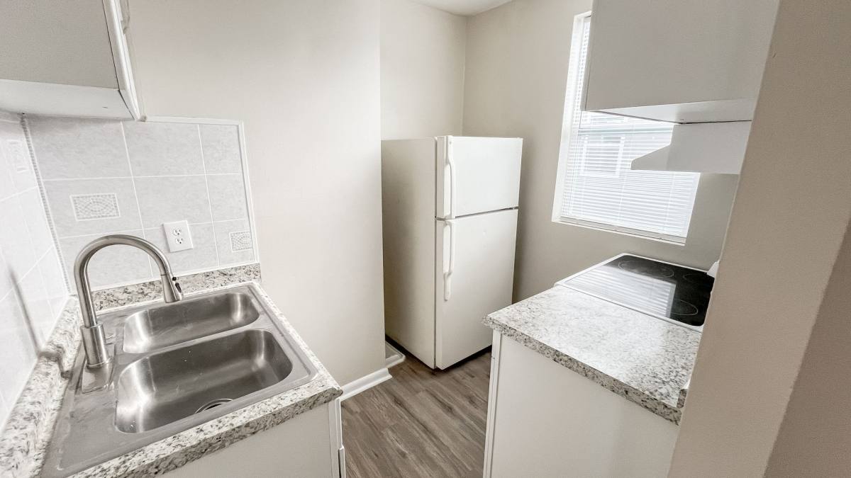 Apartment for rent at 321 W Ianthe St, Tavares, FL 32778