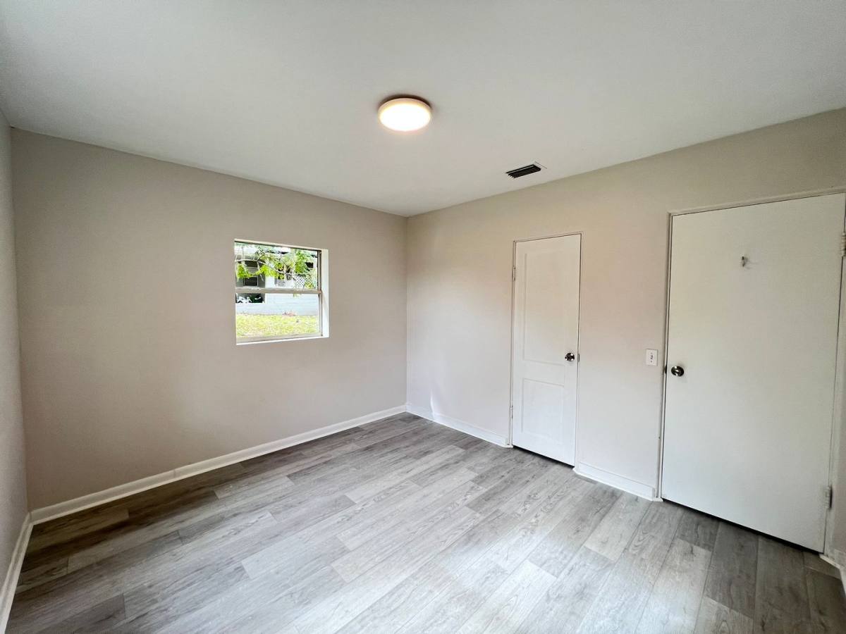 House for rent at 107 Oakland Dr, Deland, FL 32720