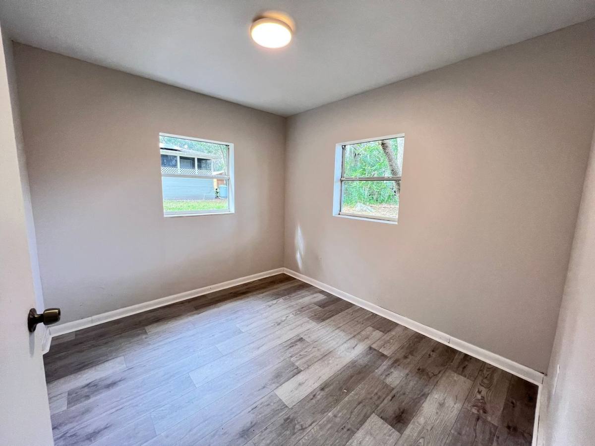 House for rent at 107 Oakland Dr, Deland, FL 32720