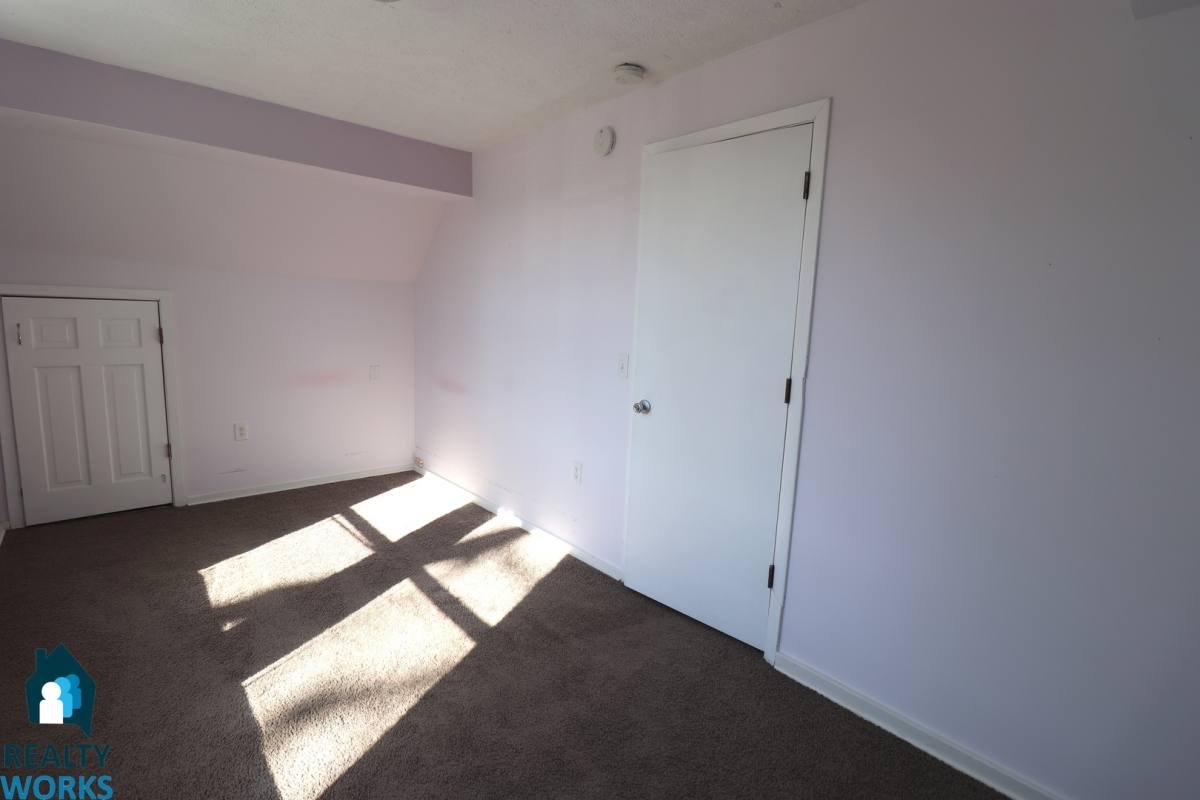 Apartment for rent at 926 S 14th St, Lincoln, NE 68508