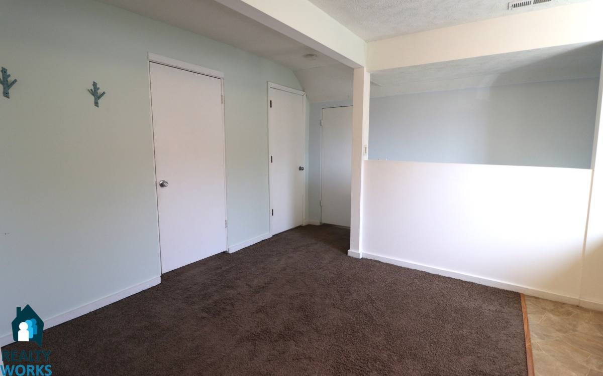 Apartment for rent at 926 S 14th St, Lincoln, NE 68508