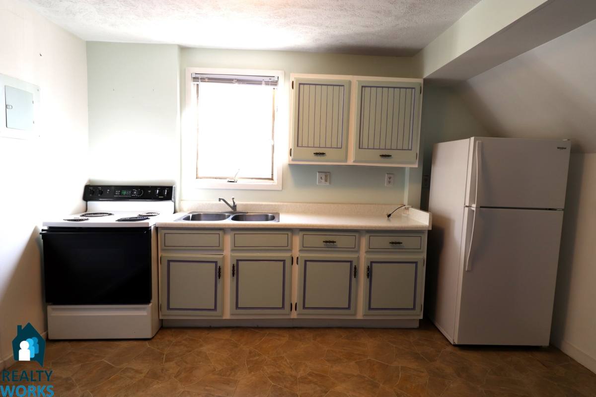 Apartment for rent at 926 S 14th St, Lincoln, NE 68508
