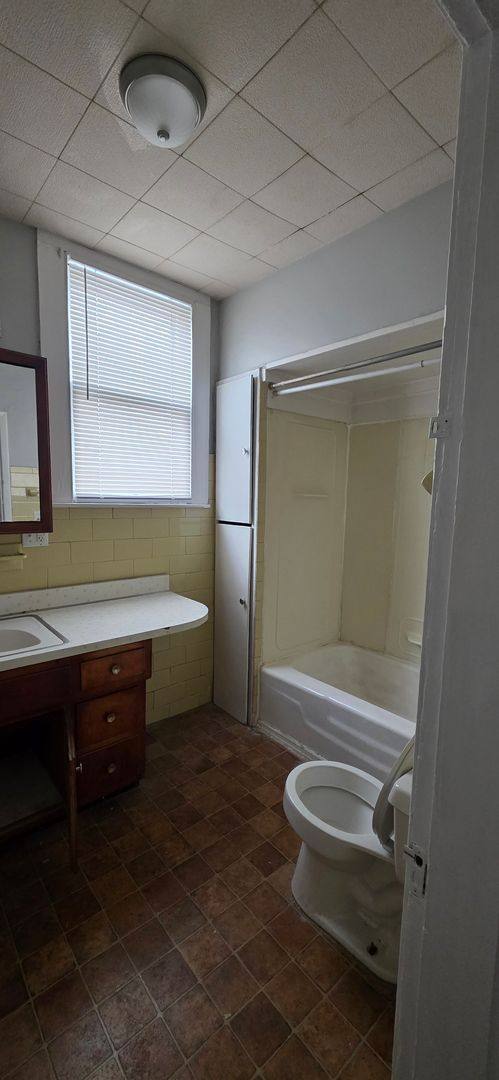 House for rent at 223 E 11th St, Anderson, IN 46016