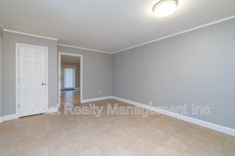 Apartment for rent at 431 Canberra Dr, Knoxville, TN 37923
