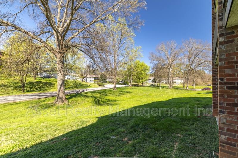 Apartment for rent at 431 Canberra Dr, Knoxville, TN 37923