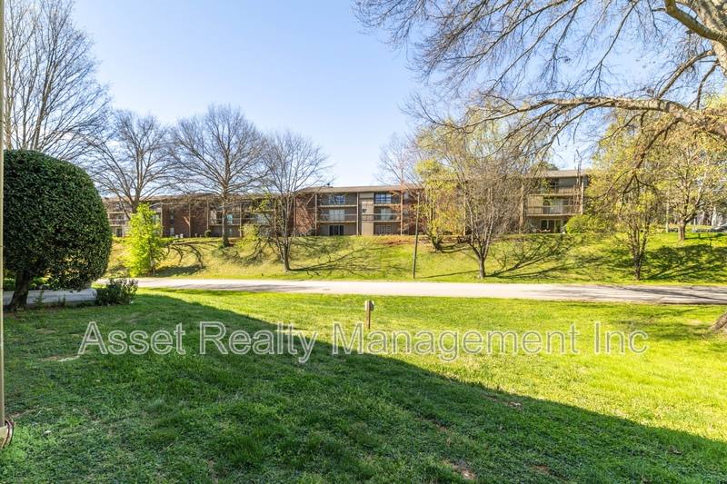 Apartment for rent at 431 Canberra Dr, Knoxville, TN 37923