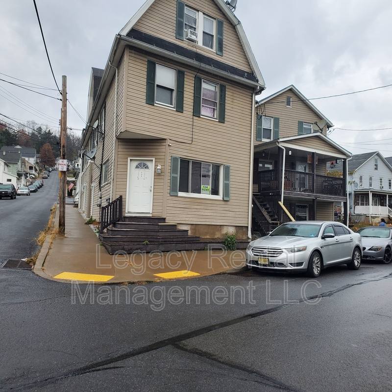 Apartment for rent at 533 W Shawnee Ave - 2nd #2, Plymouth, PA 18651