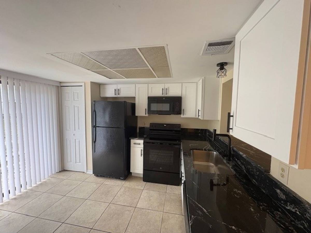 Townhouse for rent at 12058 Tift Circle, Orlando, FL 32826