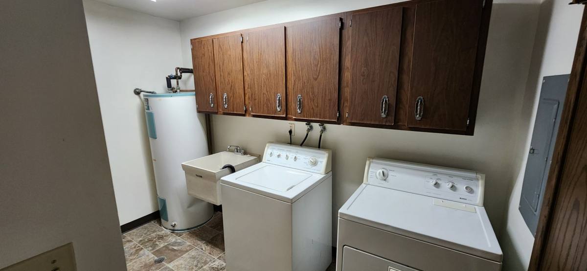 Apartment for rent at 425 E Henry Clay St, Milwaukee, WI 53217