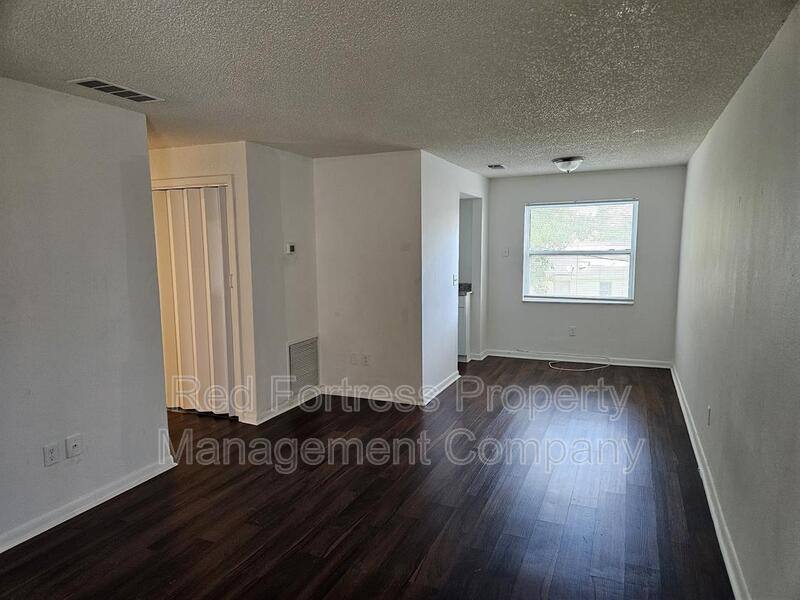 Apartment for rent at 4331 Glenwood Ave #7, Fort Myers, FL 33905
