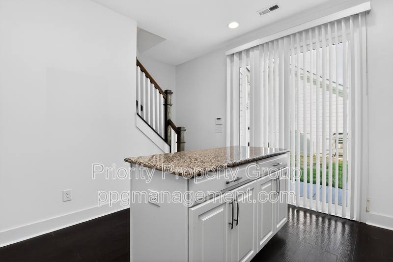 Townhouse for rent at 1614 Pat Garrett St, Charlotte, NC 28206