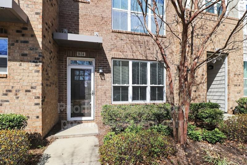 Townhouse for rent at 1614 Pat Garrett St, Charlotte, NC 28206