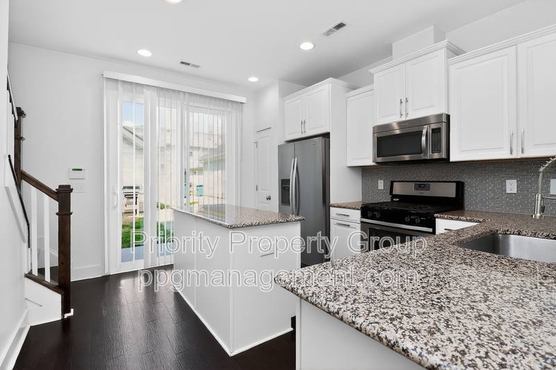 Townhouse for rent at 1614 Pat Garrett St, Charlotte, NC 28206
