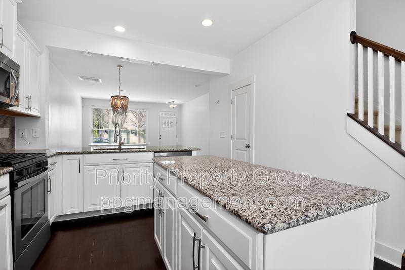 Townhouse for rent at 1614 Pat Garrett St, Charlotte, NC 28206