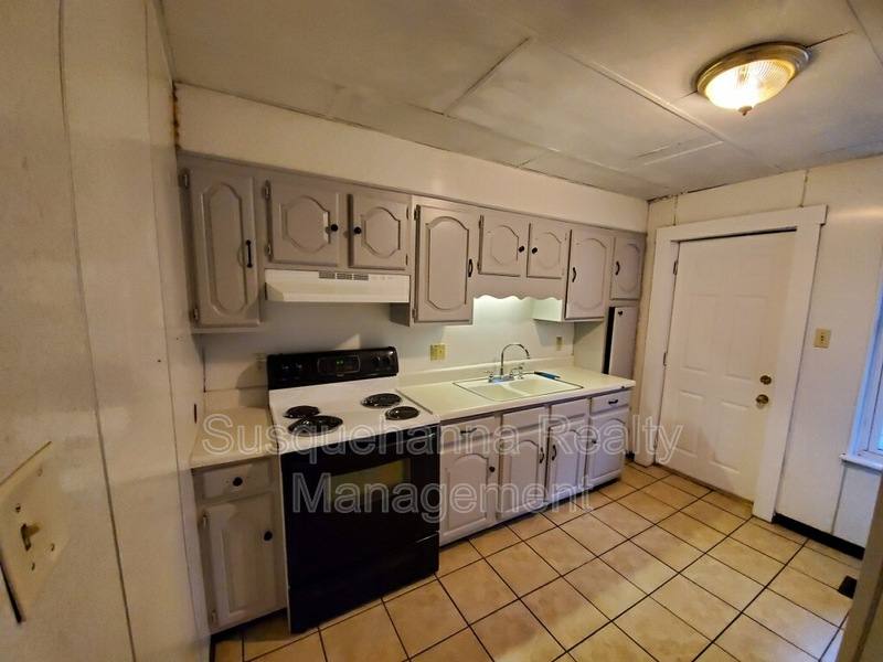 House for rent at 337 S 15th St, Harrisburg, PA 17104
