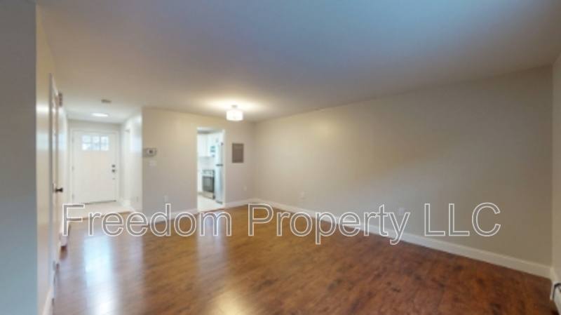 Townhouse for rent at 569 Center St #7, Wallingford, CT 06492