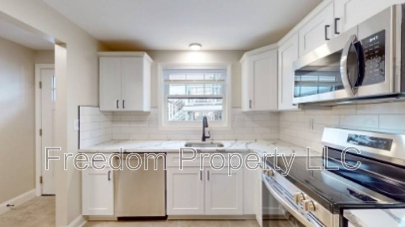 Townhouse for rent at 569 Center St #7, Wallingford, CT 06492