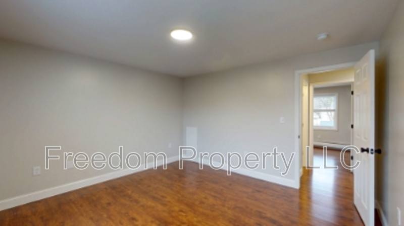 Townhouse for rent at 569 Center St #7, Wallingford, CT 06492