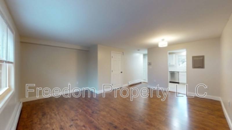 Townhouse for rent at 569 Center St #7, Wallingford, CT 06492