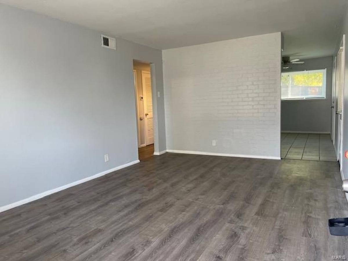 Apartment for rent at 3648 Edmundson Rd, Saint Louis, MO 63114