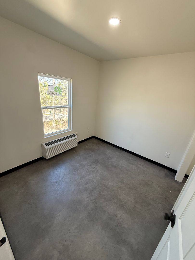Townhouse for rent at 188 Summit St, Cotter, AR 72626