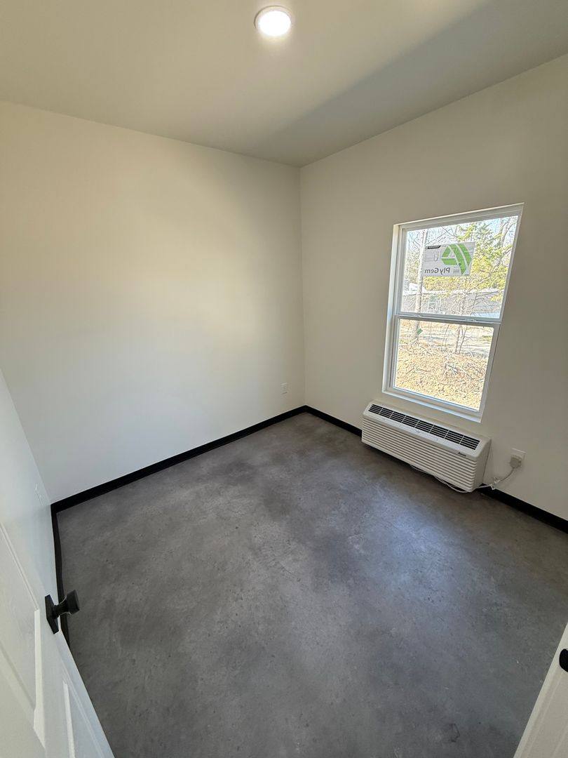 Townhouse for rent at 188 Summit St, Cotter, AR 72626
