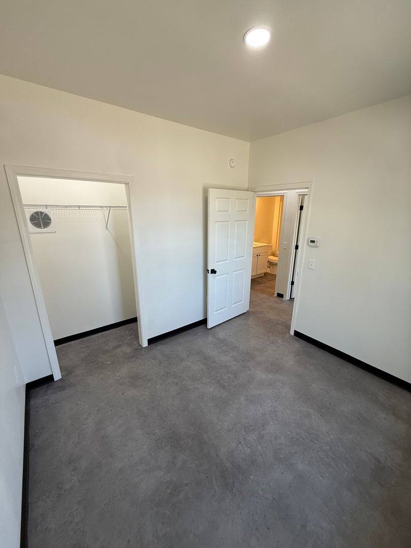 Townhouse for rent at 188 Summit St, Cotter, AR 72626