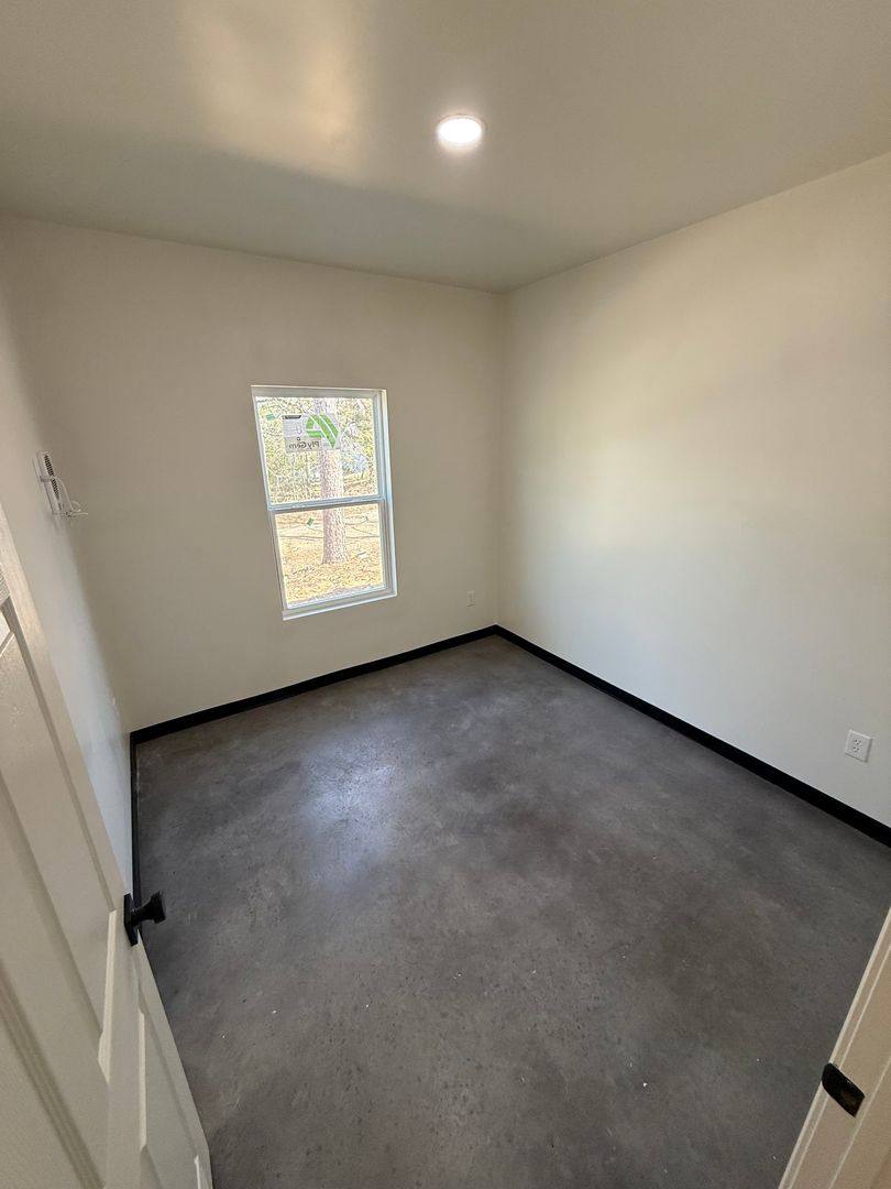 Townhouse for rent at 188 Summit St, Cotter, AR 72626