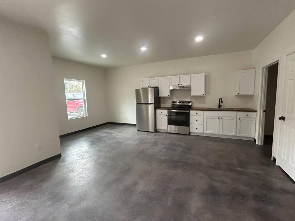 Townhouse for rent at 188 Summit St, Cotter, AR 72626