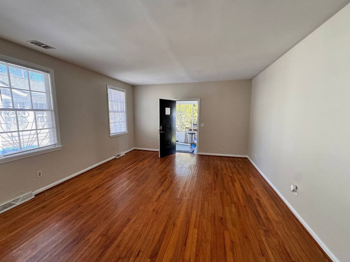 House for rent at 931 Ashley Ave, Charleston, SC 29401