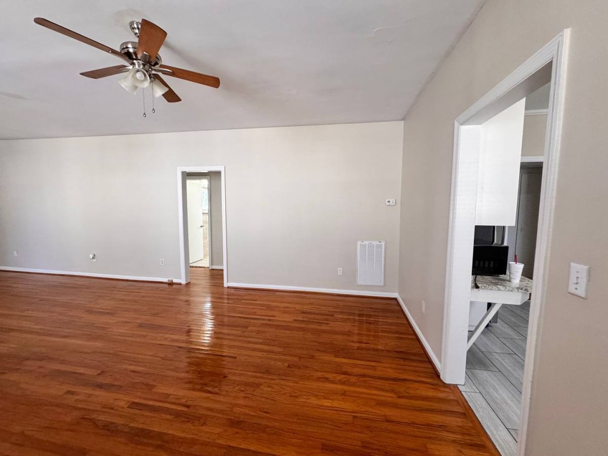 House for rent at 931 Ashley Ave, Charleston, SC 29401