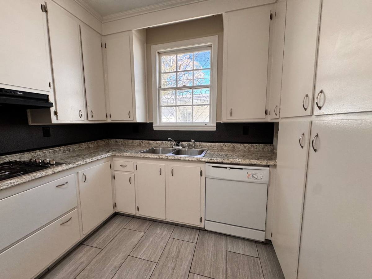 House for rent at 931 Ashley Ave, Charleston, SC 29401