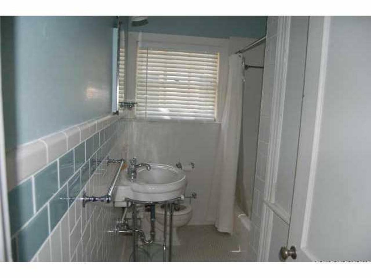 Apartment for rent at 1308 Crestwood Rd, Austin, TX 78722