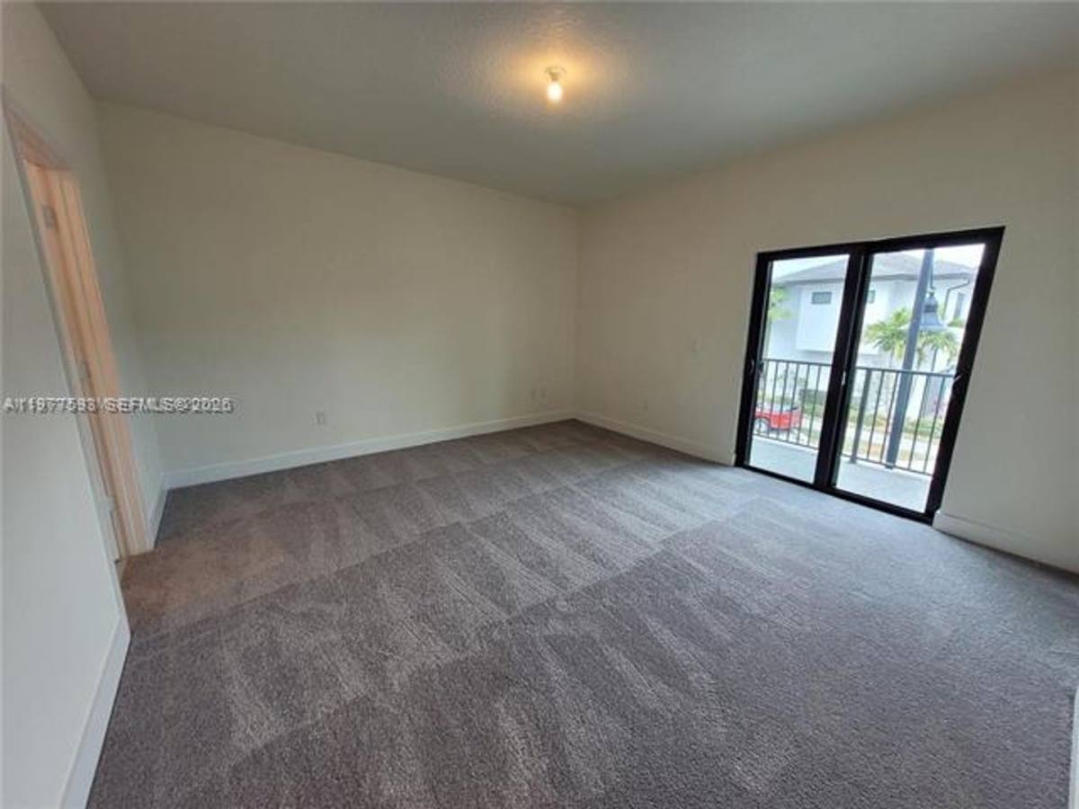 Townhouse for rent at 4558 NW 83rd Ave Th, Miami, FL 33166