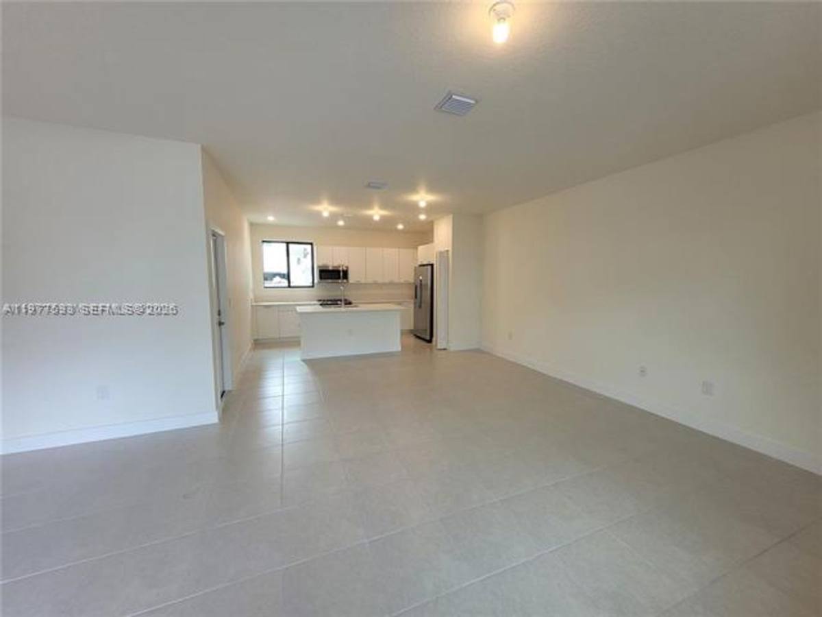 Townhouse for rent at 4558 NW 83rd Ave Th, Miami, FL 33166