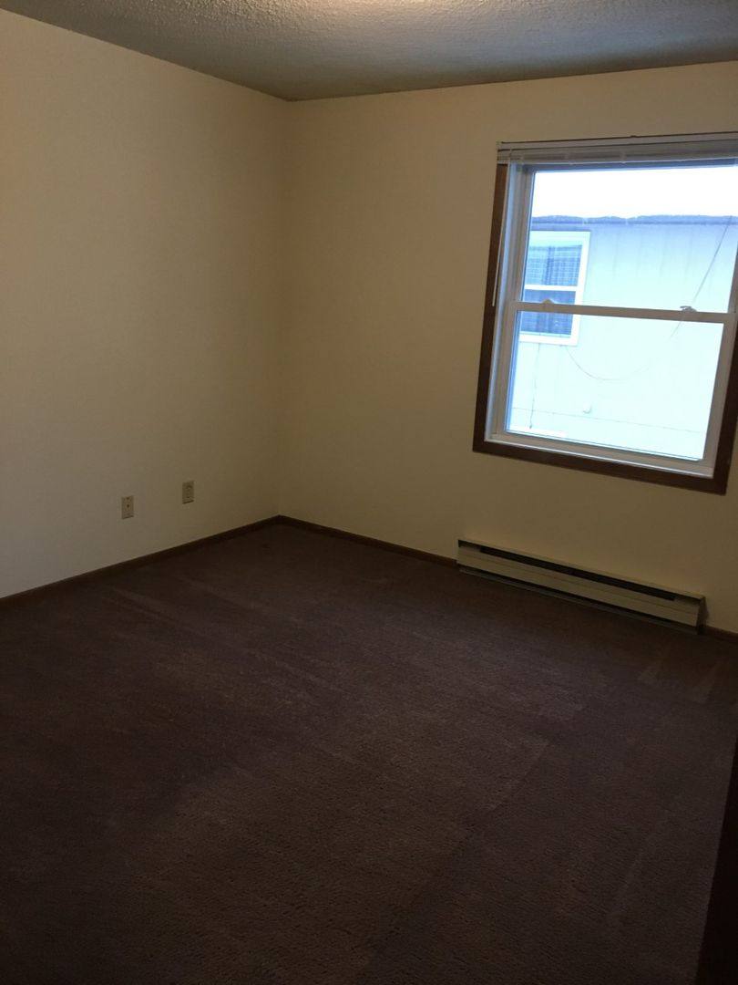 Apartment for rent at 970 W Hamilton Ave, Eau Claire, WI 54701