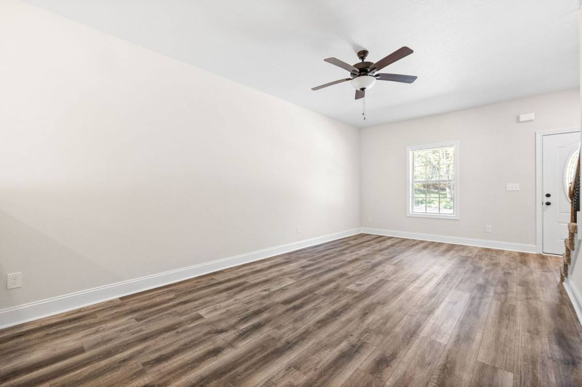 Apartment for rent at 445 Oak St, Clarksville, TN 37042