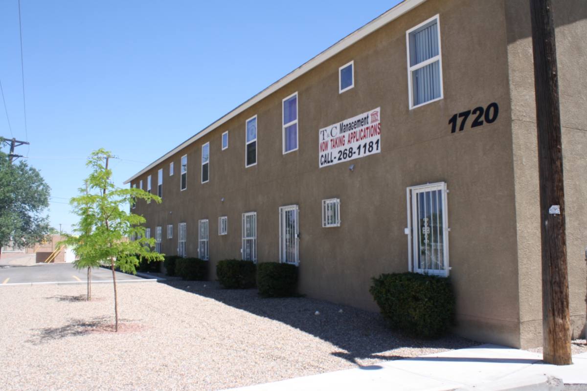 Apartment for rent at 1720 Atrisco Dr NW, Albuquerque, NM 87105