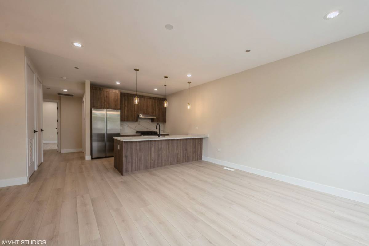 Apartment for rent at 3043 W Irving Park Rd #402, Chicago, IL 60618