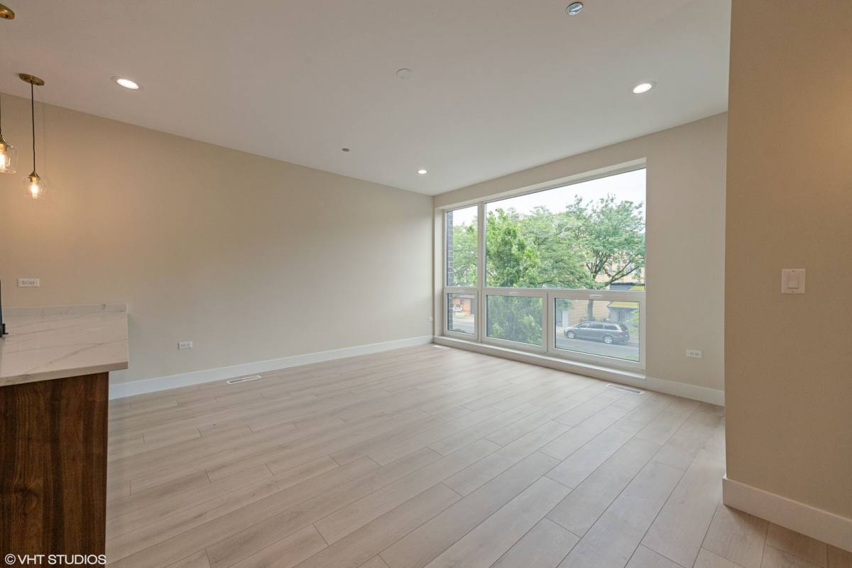 Apartment for rent at 3043 W Irving Park Rd #402, Chicago, IL 60618
