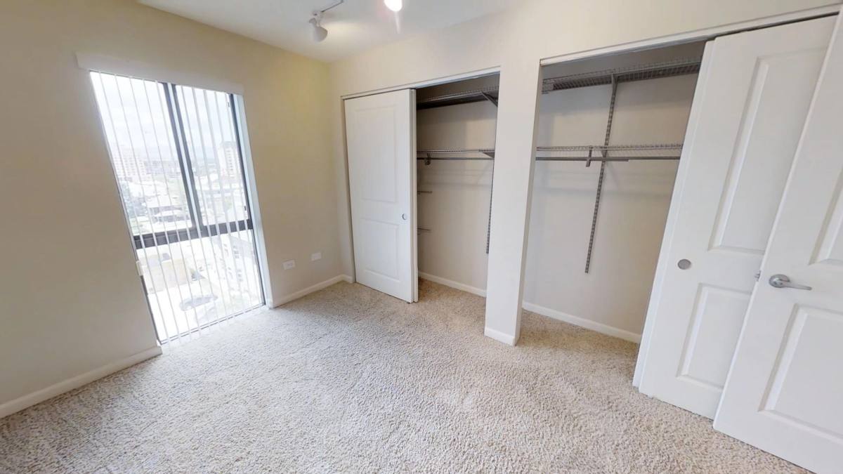 Apartment for rent at 818 N Logan St, Denver, CO 80203