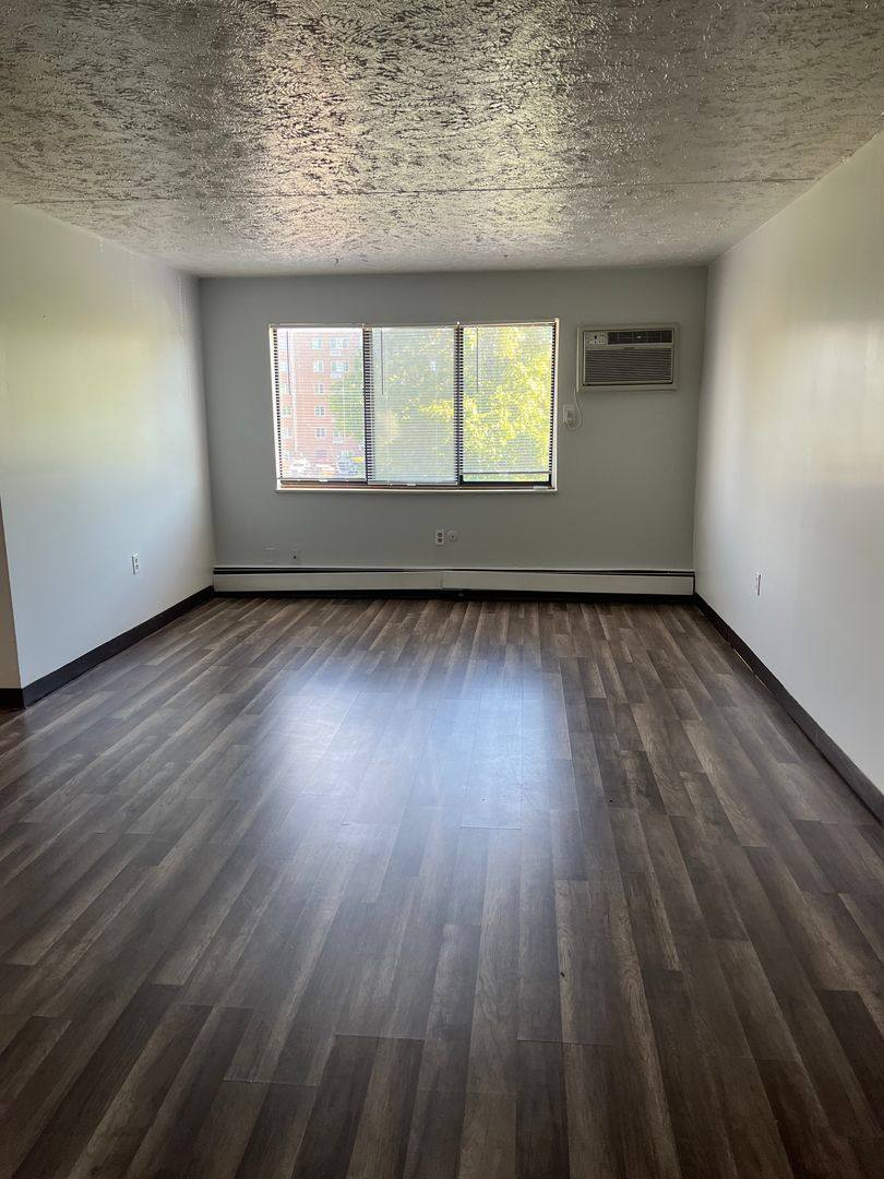 Apartment for rent at 275- 335 Sterling Ave, Sharon, PA 16146