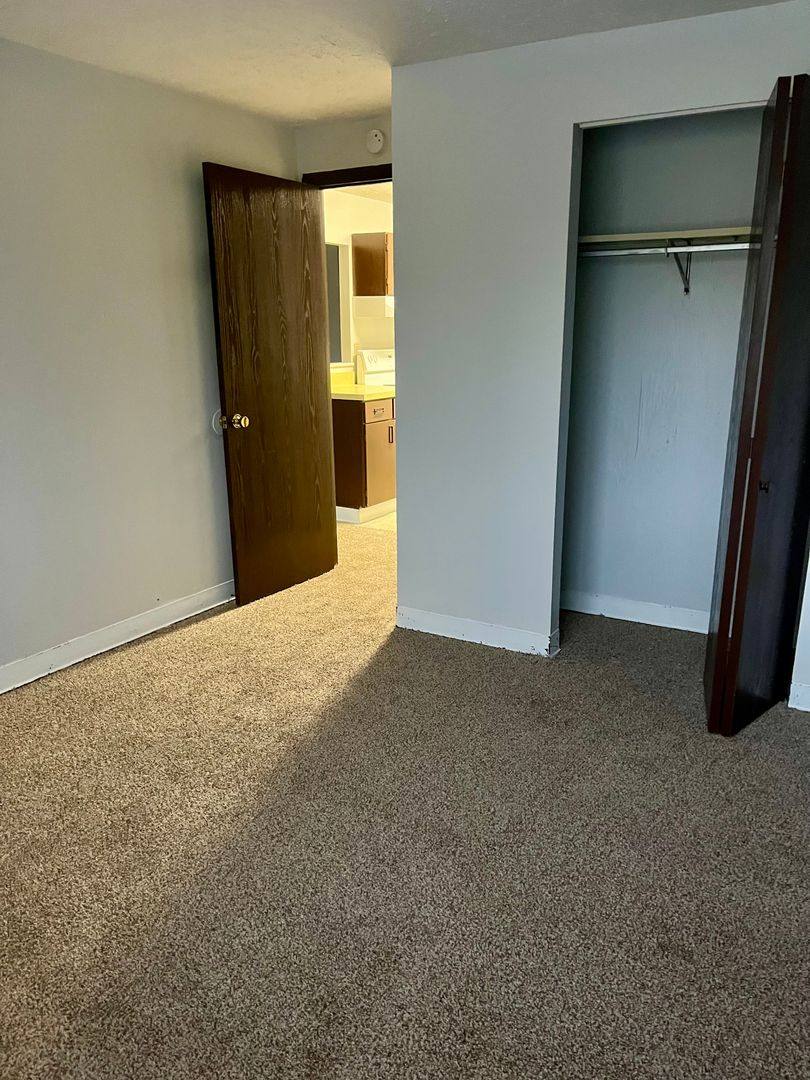 Apartment for rent at 275- 335 Sterling Ave, Sharon, PA 16146