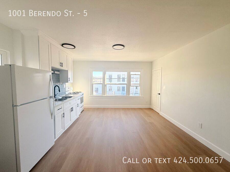 Apartment for rent at 1001 Berendo St #5, Los Angeles, CA 90029