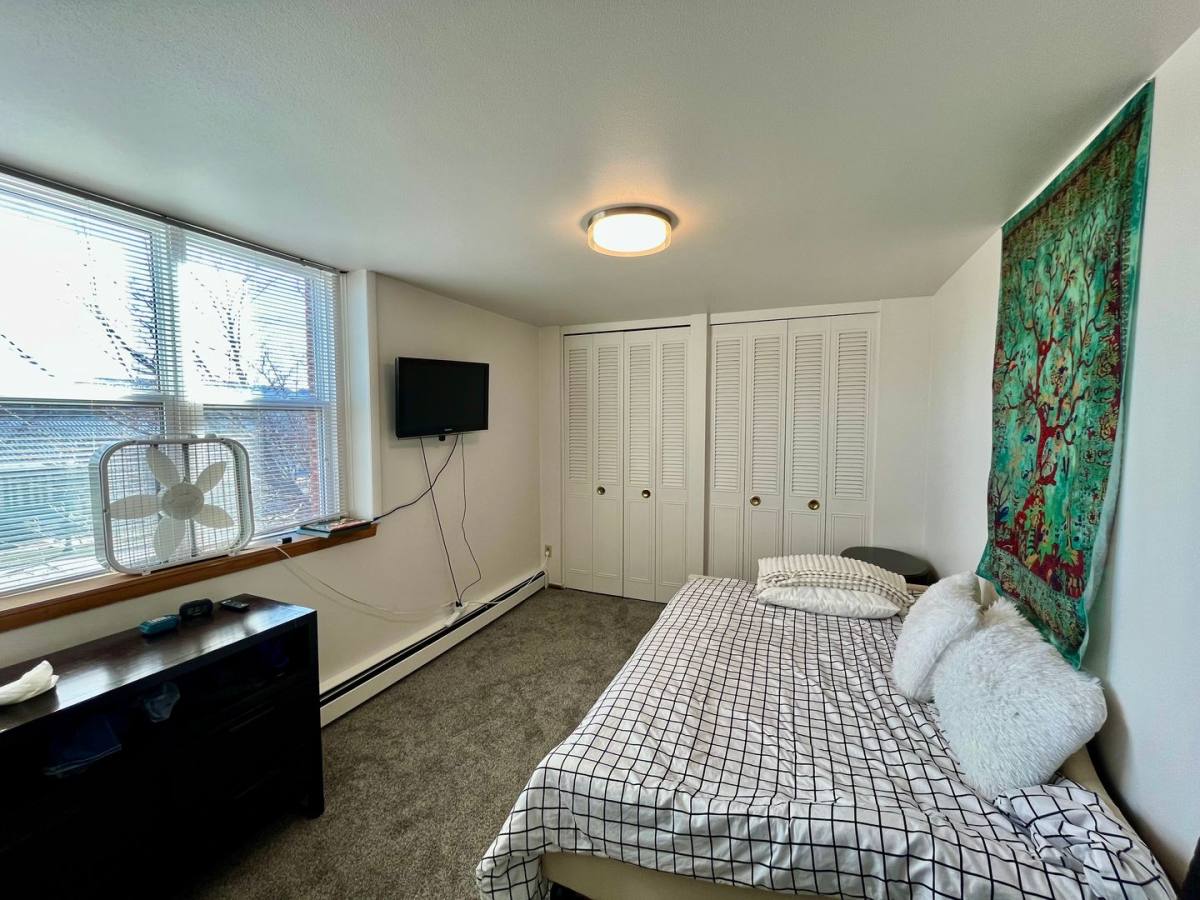 Apartment for rent at 1320 E Capitol Dr, Milwaukee, WI 53211